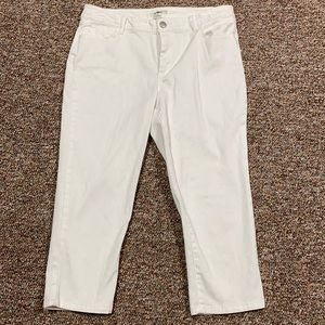 Cato capris white polka dots pants. Size medium 10